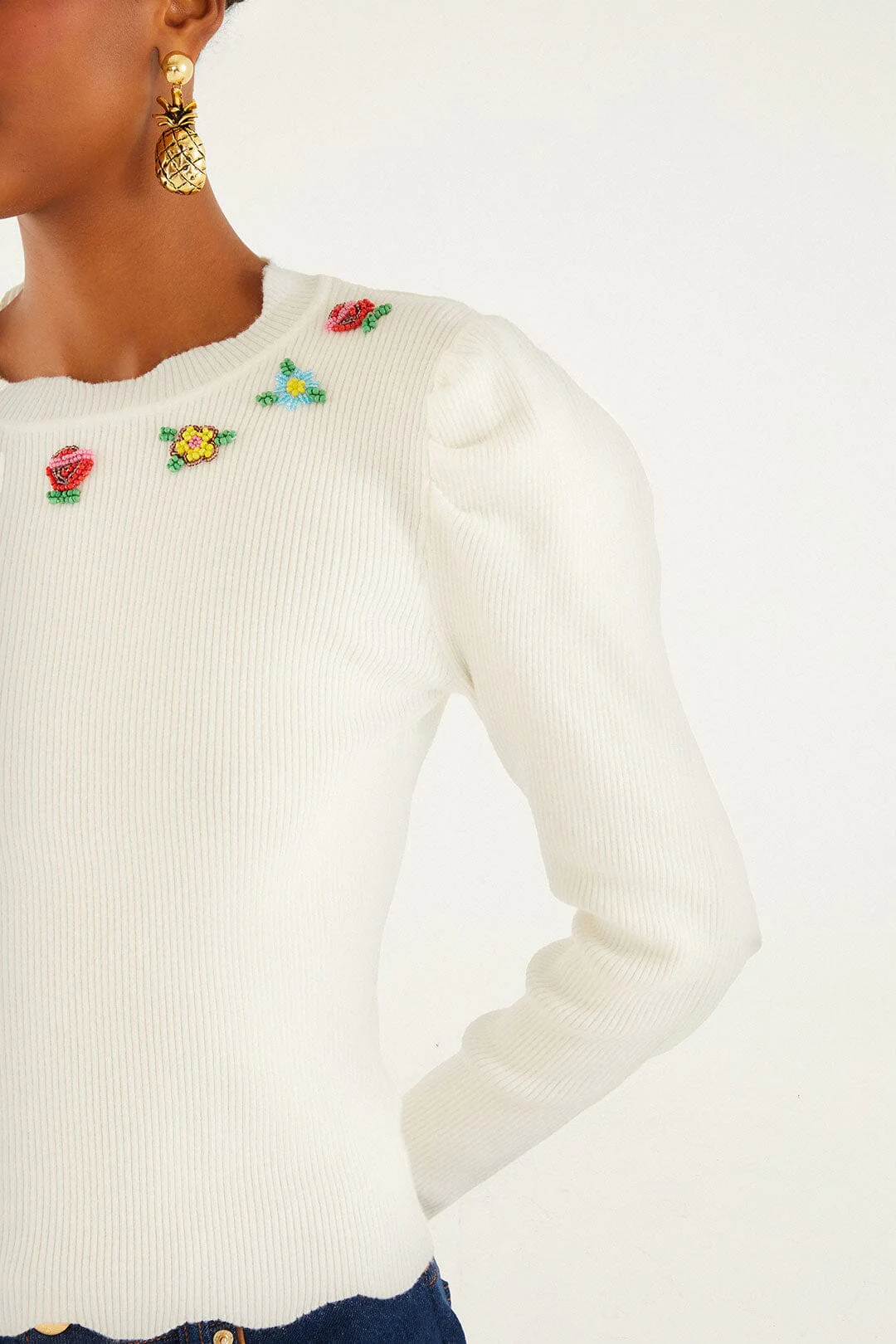 Off-White Flower Embroidery Knit Top - Image 2