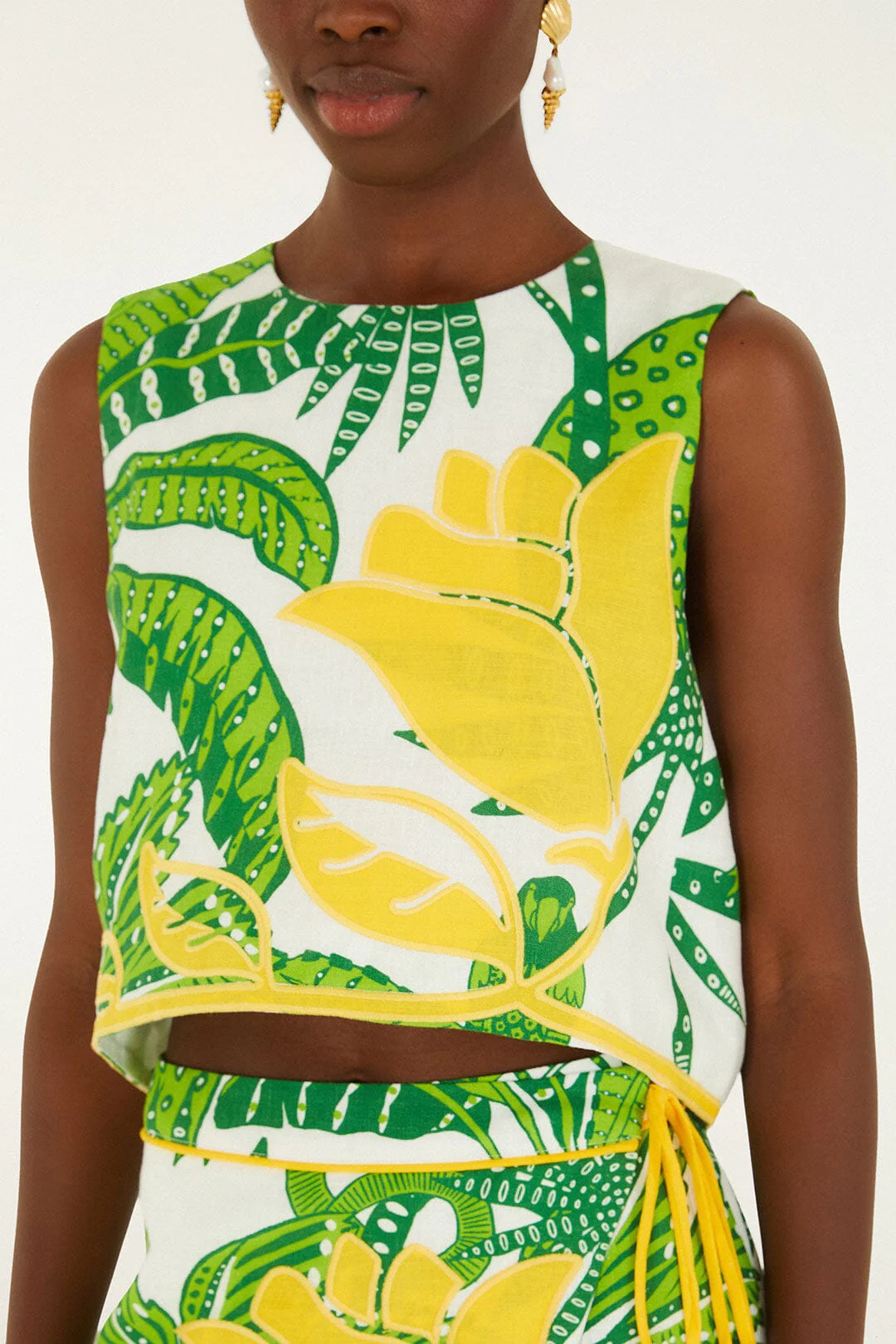 Off-White Amazon Graphic Cropped Top - Image 2