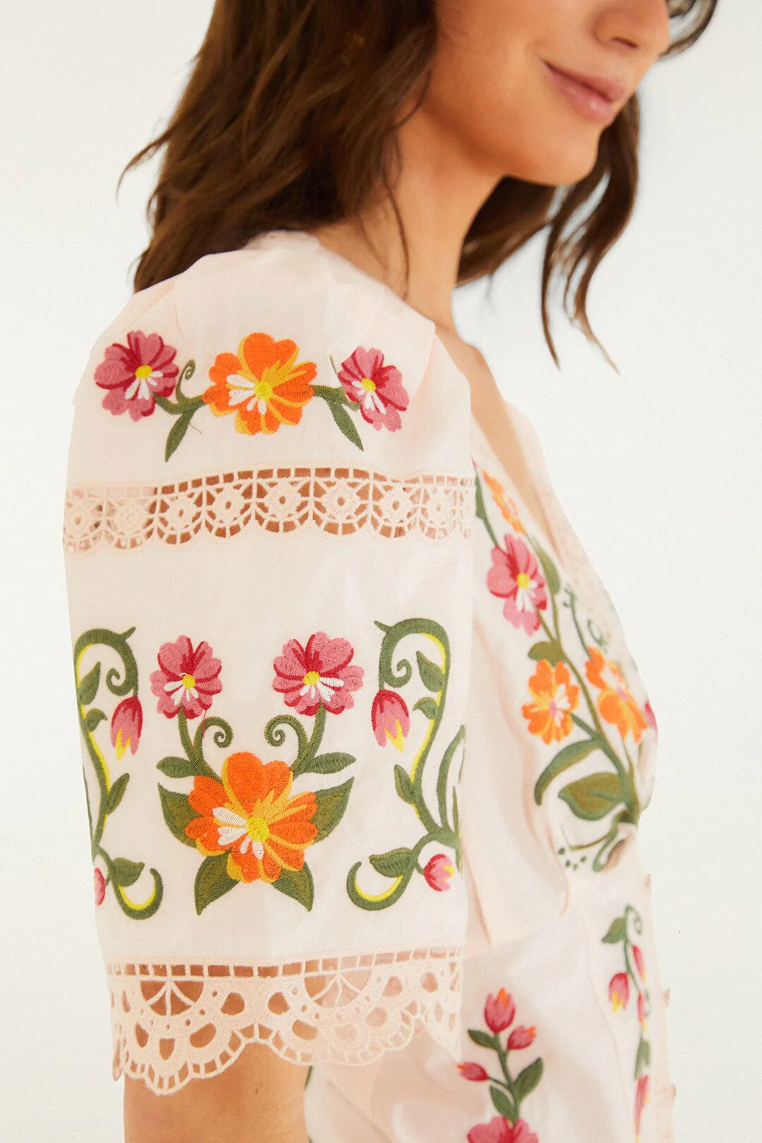 Off-White Flower Embroidery Puff Sleeve Blouse - Image 4